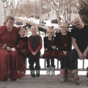 Meet your Posher, April